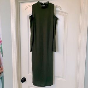 Try ! This - Hunter Green Knitted Dress with Shoulder Cutouts - Never worn! 💚
